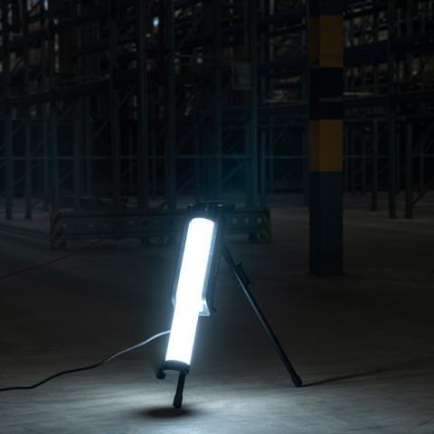LED-werklamp, torenlamp, 70 W, 5.000 K, 10.000 lm, 230 V AC, IP54, IK07 met 2 m voedingskabel